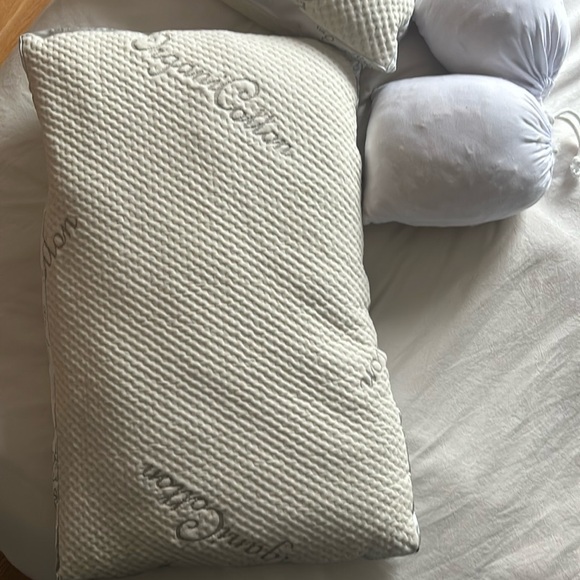 Nest Easy Breather Natural Pillow Premium Latex Foam Adjustable Sleeping NEW - Picture 3 of 5